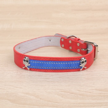 HN24-YDPC504-3 PU leather dog collar in red with skull & crossbones shaped rivet and webbing decoration (2)